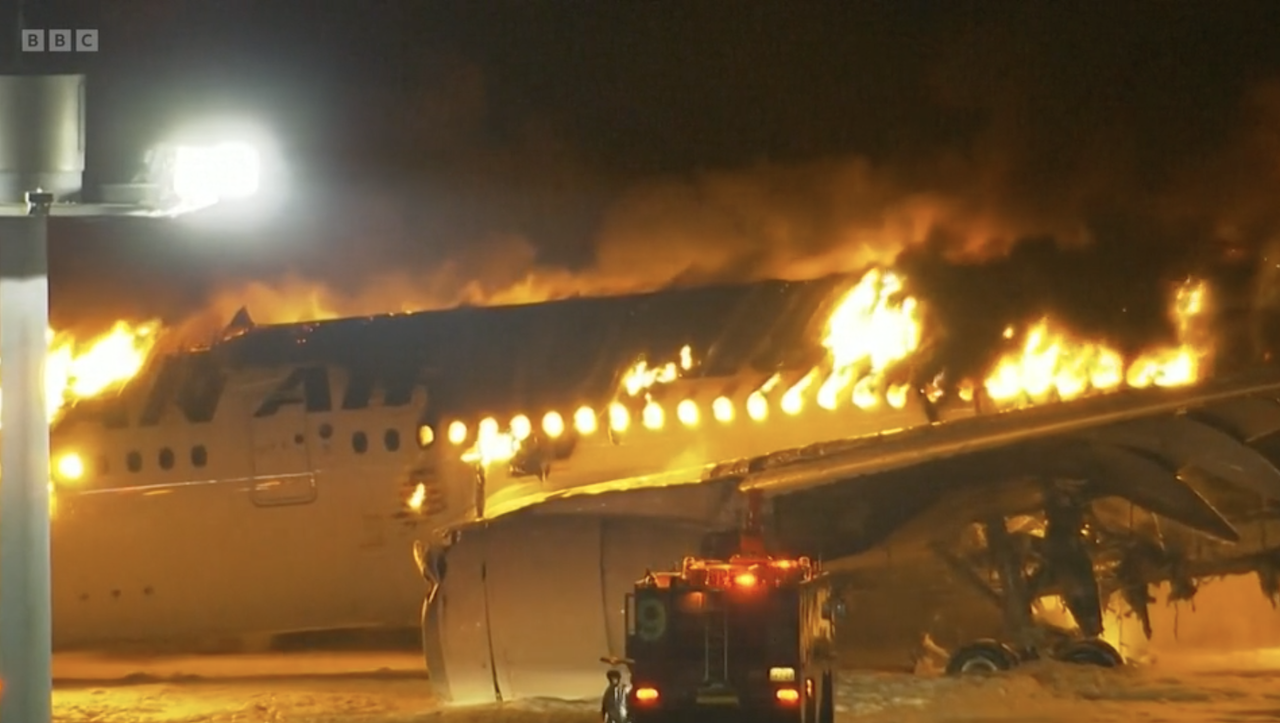 Japan Airlines Plane Collides with Coast Guard Aircraft at Tokyo's Haneda Airport: 379 Passengers and Crew Escape Fire, 5 Coast Guard Crew Members Killed