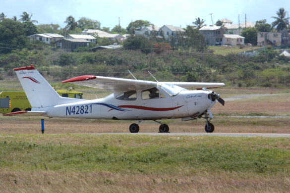 Plane's Landing Failure Closes Airport For Three Hours - Barbados Today