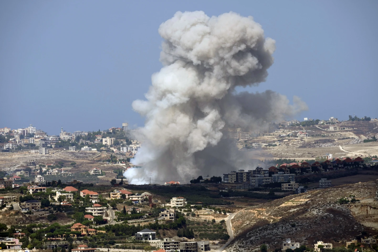 Israeli Strikes Kill 270+ in Lebanon, Trigger Massive Exodus and Escalate Conflict with Hezbollah