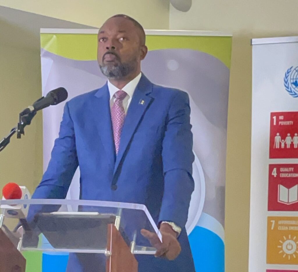 Employers urged to adopt sign language in the workplace