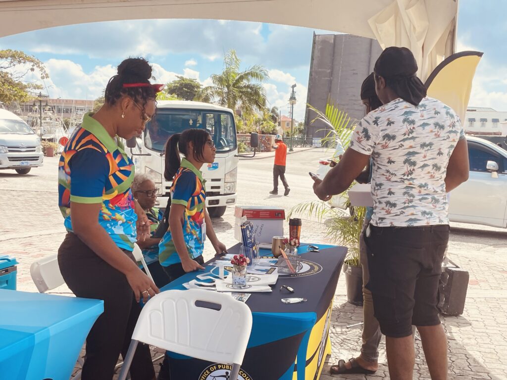 Consumer watchdogs warn of online scams as Christmas shopping peaks