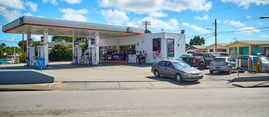 Man shot during brazen robbery in Black Rock