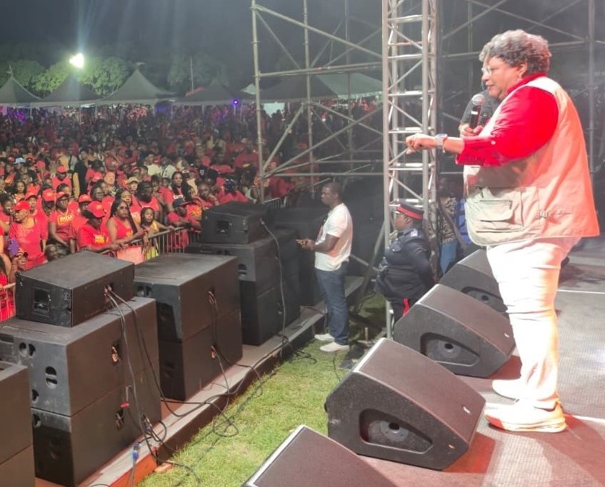 Mottley calls on residents to ‘fall in love’ with country again at victory rally