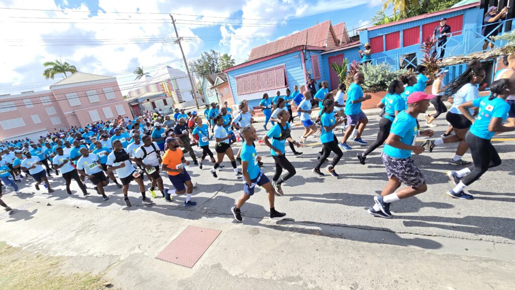 Tsunami Run draws big crowd, drives home safety message