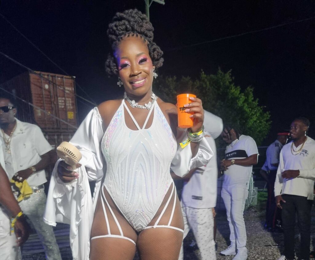 LaStacia brings pure energy at Tipsy All White Party